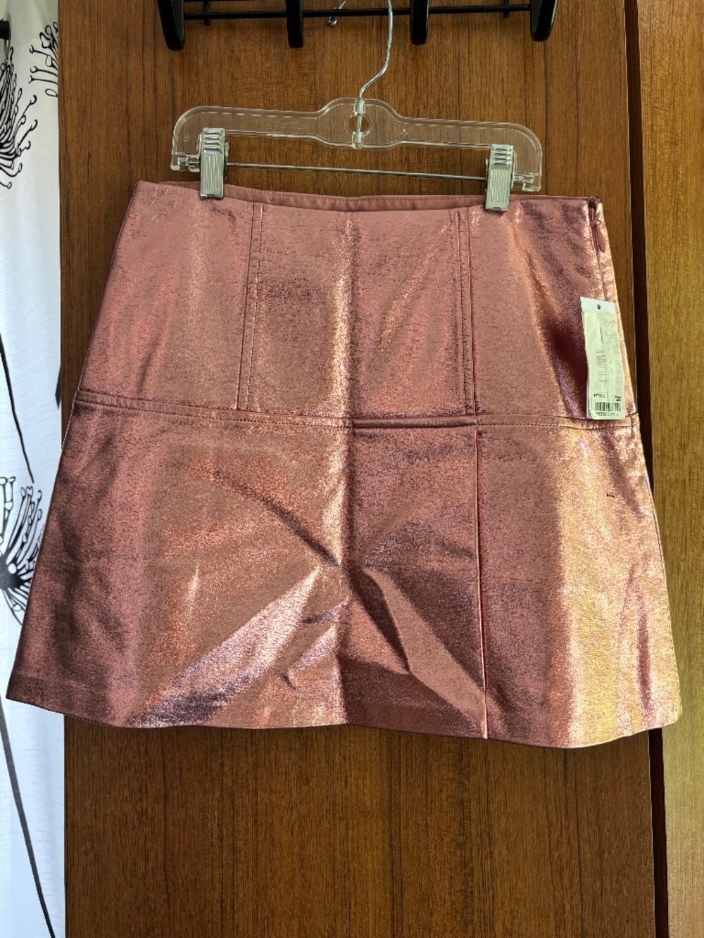 GUESS NWT Metallic Rose Gold Faux Leather Mini Skirt Size 4